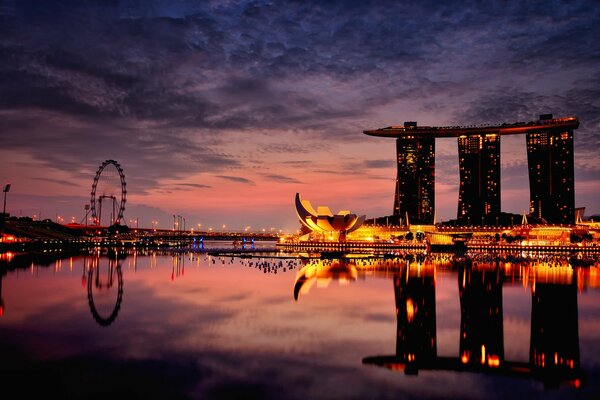 Fin de la journée dans la ville de Singapour