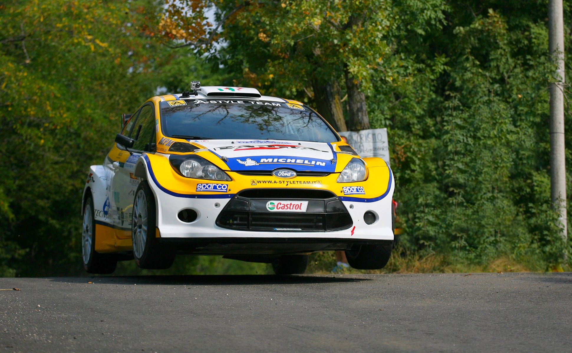 ford fiesta rally wrc frente rally bosque fiesta