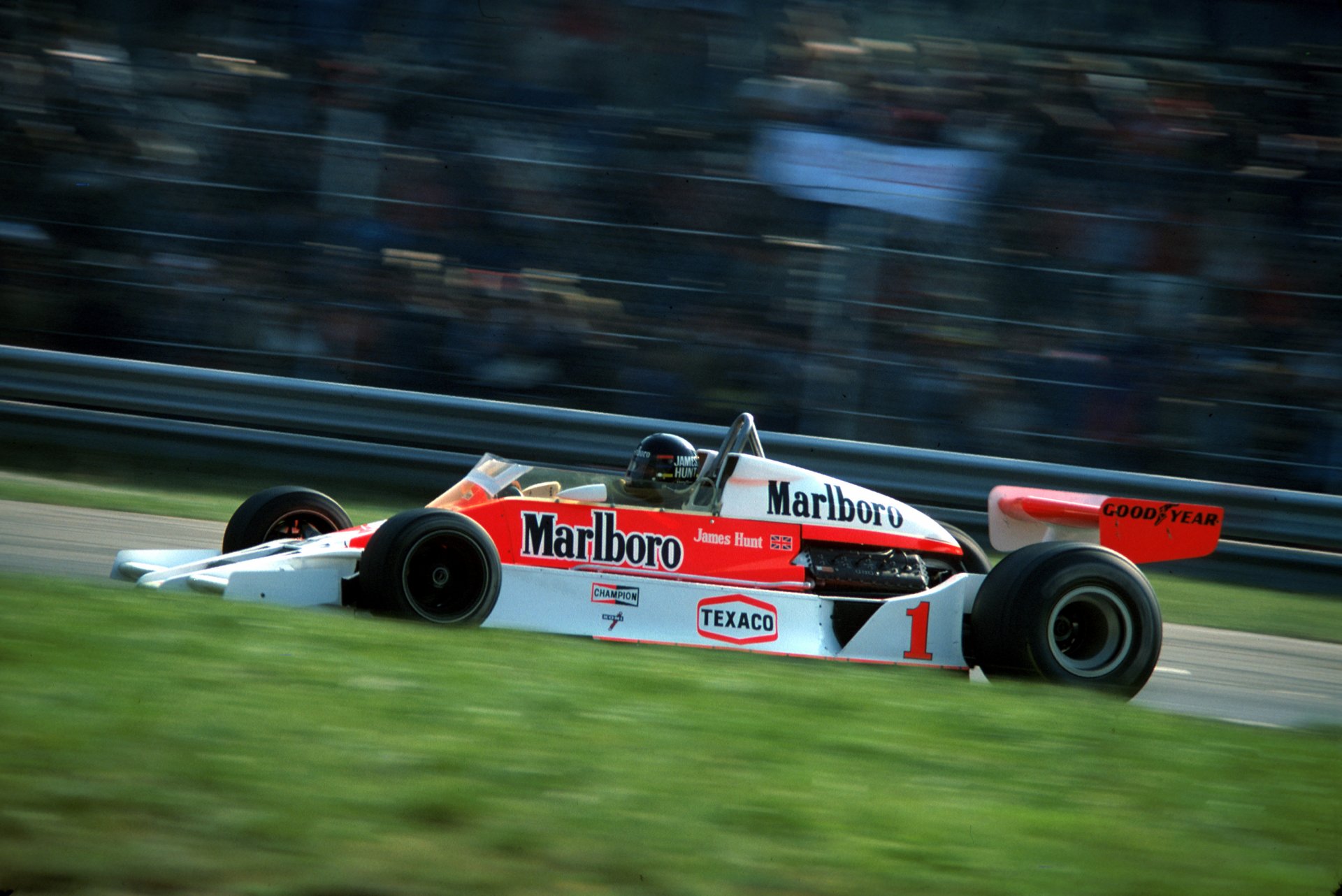 james hunt marlborough team mclaren mclaren m26 gran premio d italia monza 1977 formula campione del mondo leggenda velocità