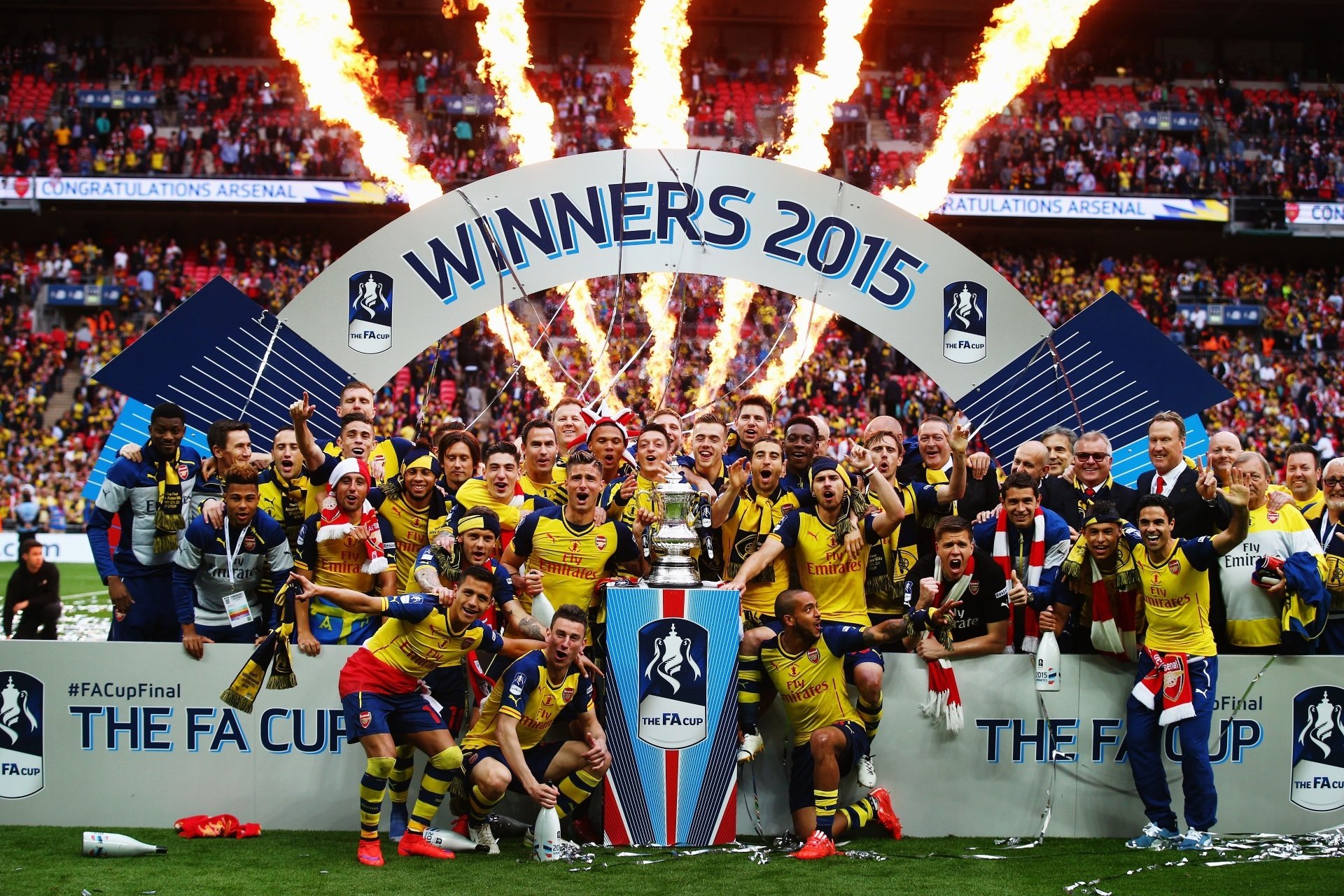 arsenal squadra di calcio gunners fa cup 2015 vittoria tribune sfondo