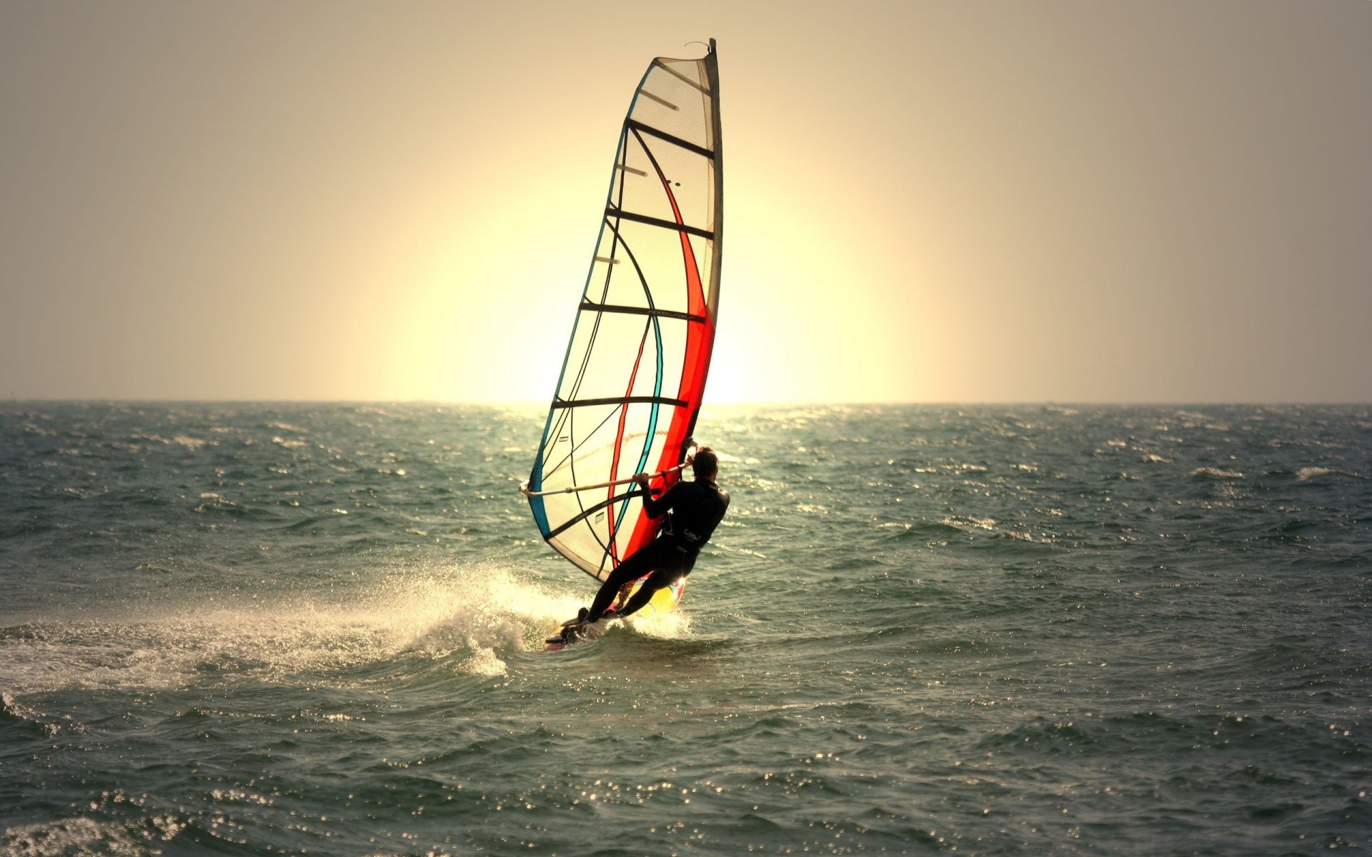 windsurfen ausrüstung wasser mann