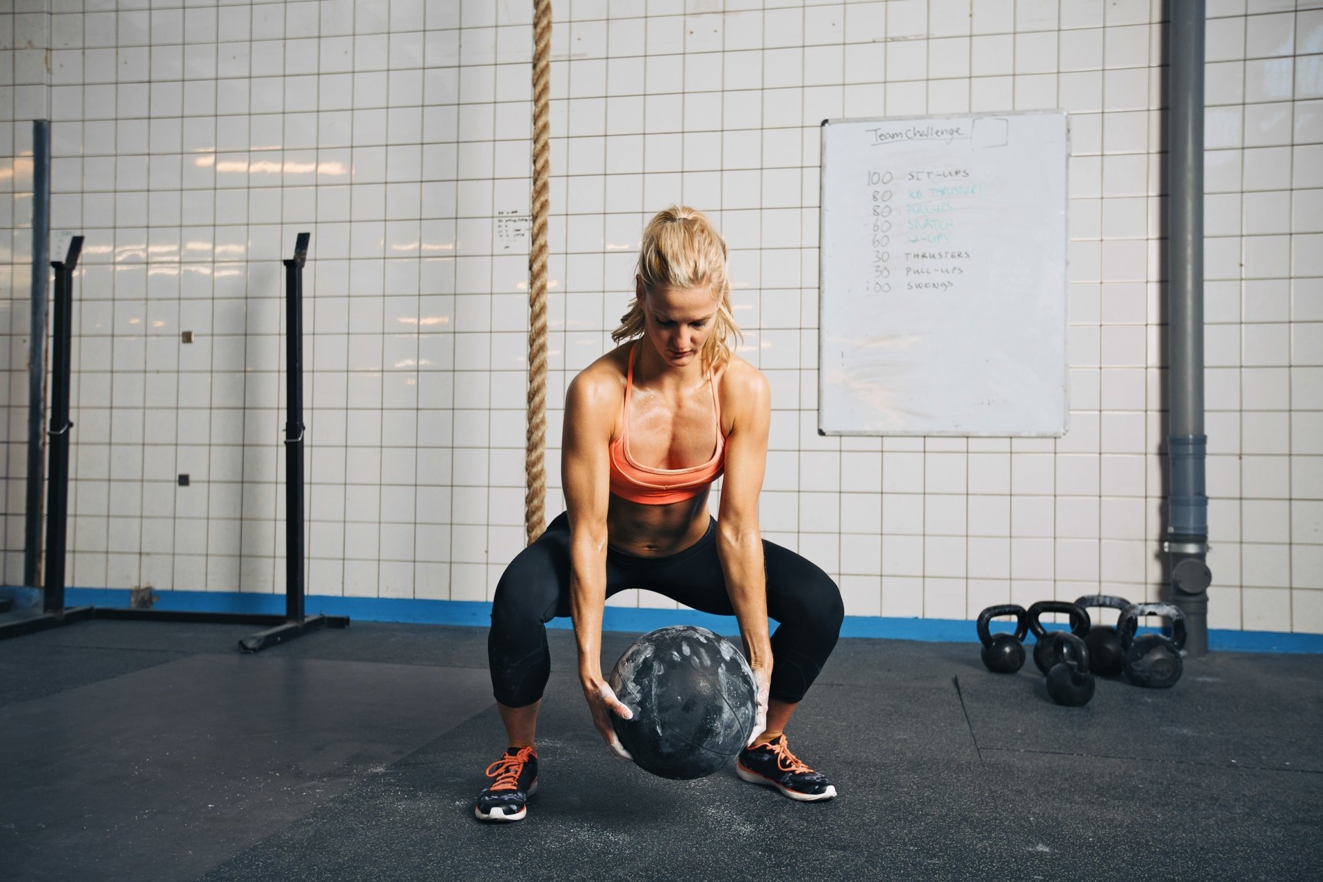 crossfit fitness trening trening piłki podnoszenie ciężarów