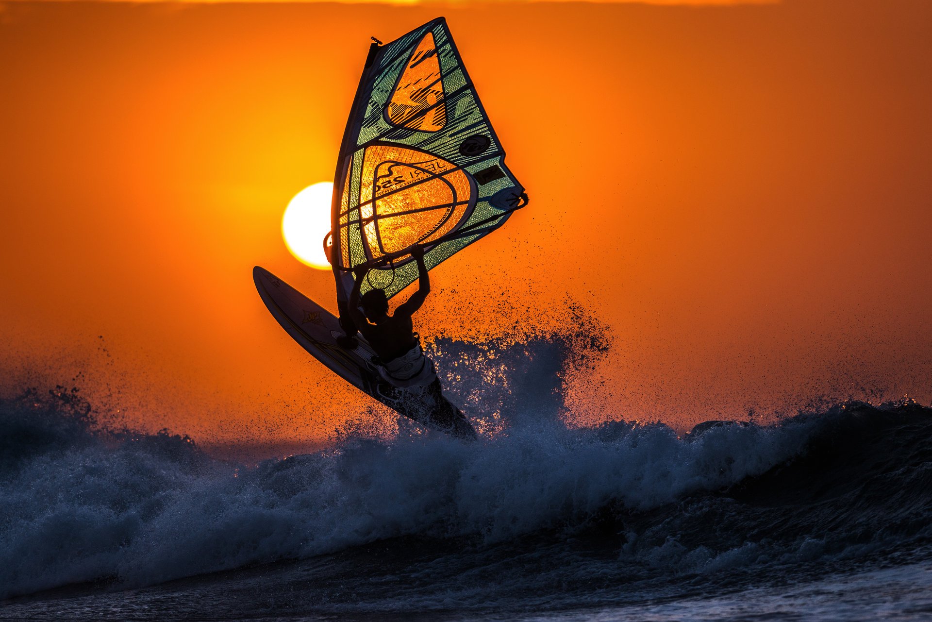 windsurf puesta de sol