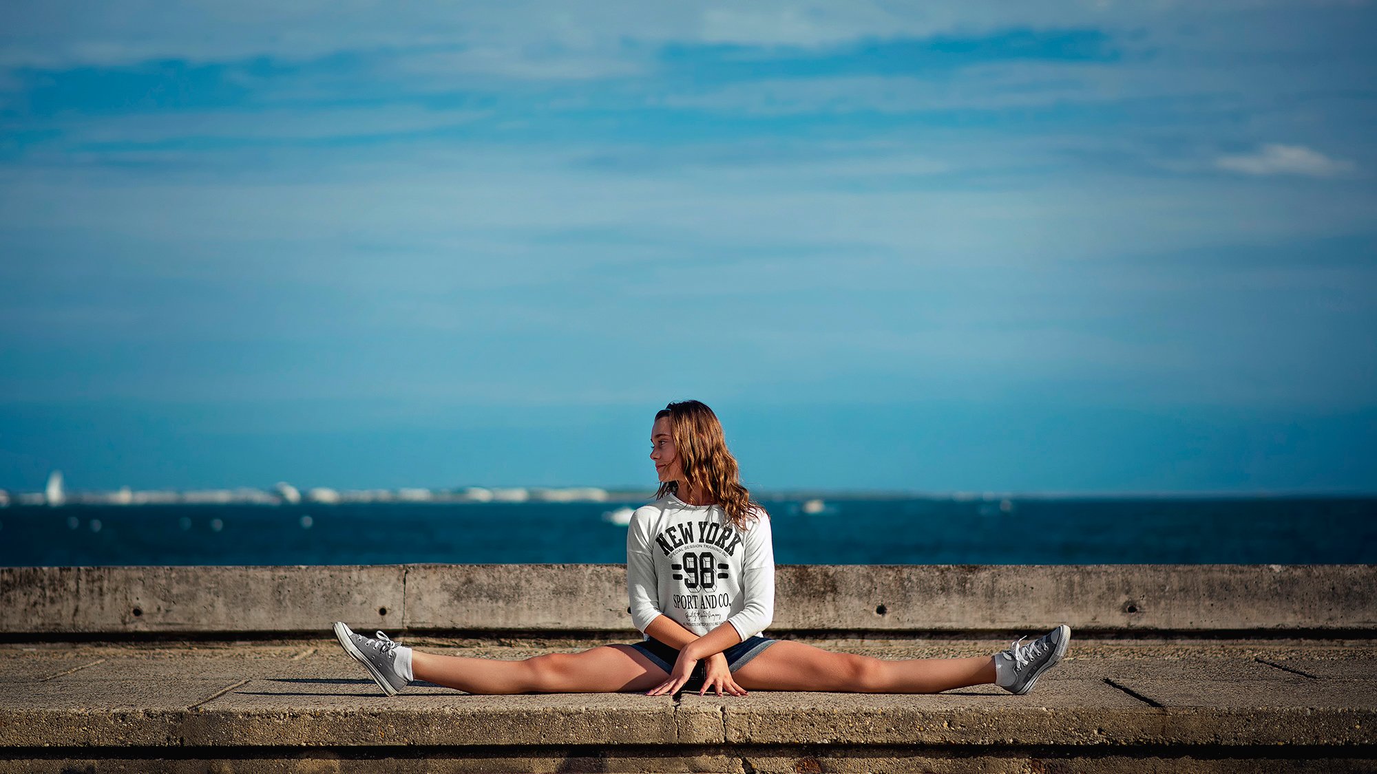 alyssa gymnast stretching twine