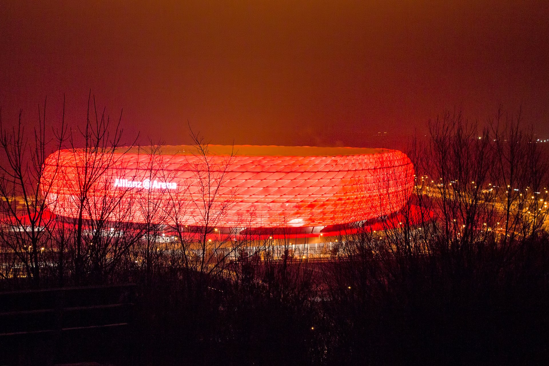 estadio allianz arena munich alemania noche luces paisaje