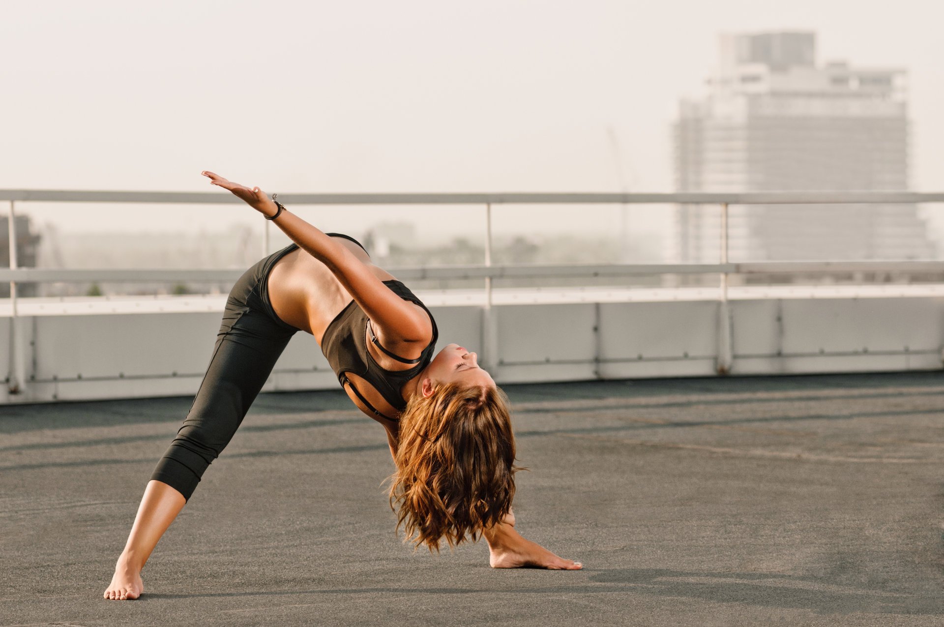 yoga präsentiert dehnübungen sport