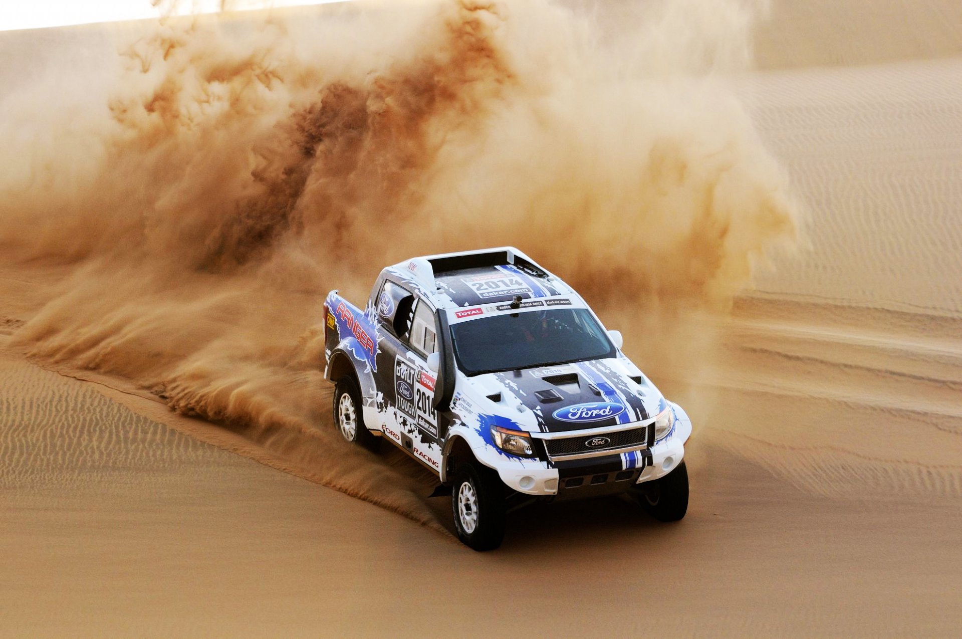 ford auto samochód suv jeep dakar rajd 2014 piasek sport przód wydma poślizg