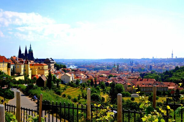 Die alte sonnige Stadt von Prag