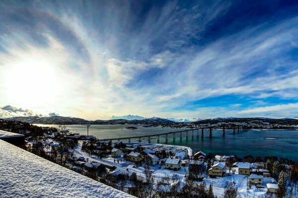 Cielo de invierno. Noruega paisaje