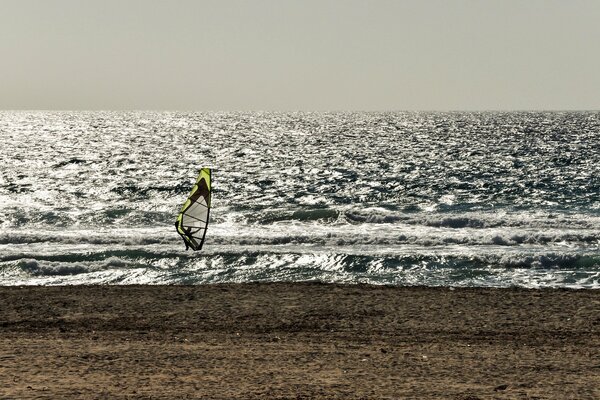 Planche à voile en mer sport