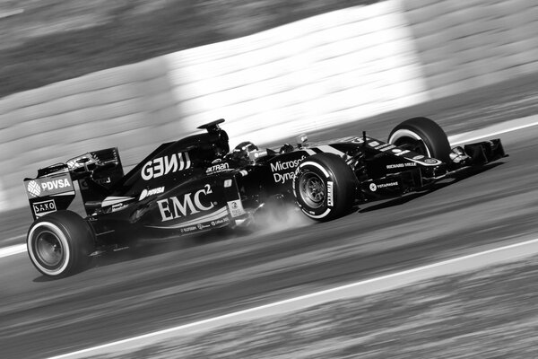 Coche de carreras en la pista. Roman Grosjean