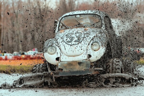 Car racing for the piston Cup in difficult conditions