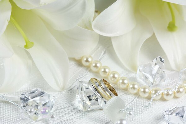 Photo of the day - pearls and crystals