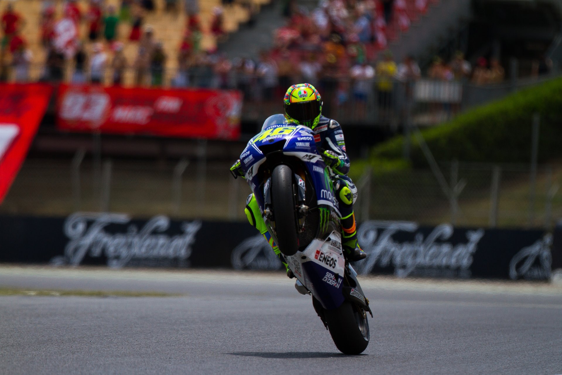 moto gp moto grand prix valentino rossi the doctpr yamaha factory transport grand prix bike driver