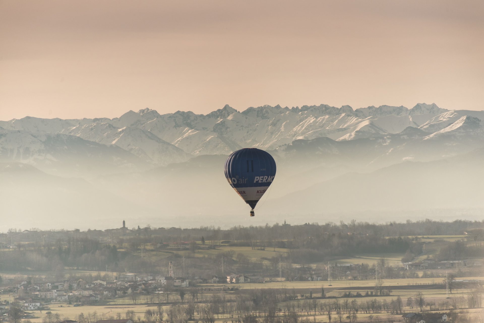 ballon sport montagne