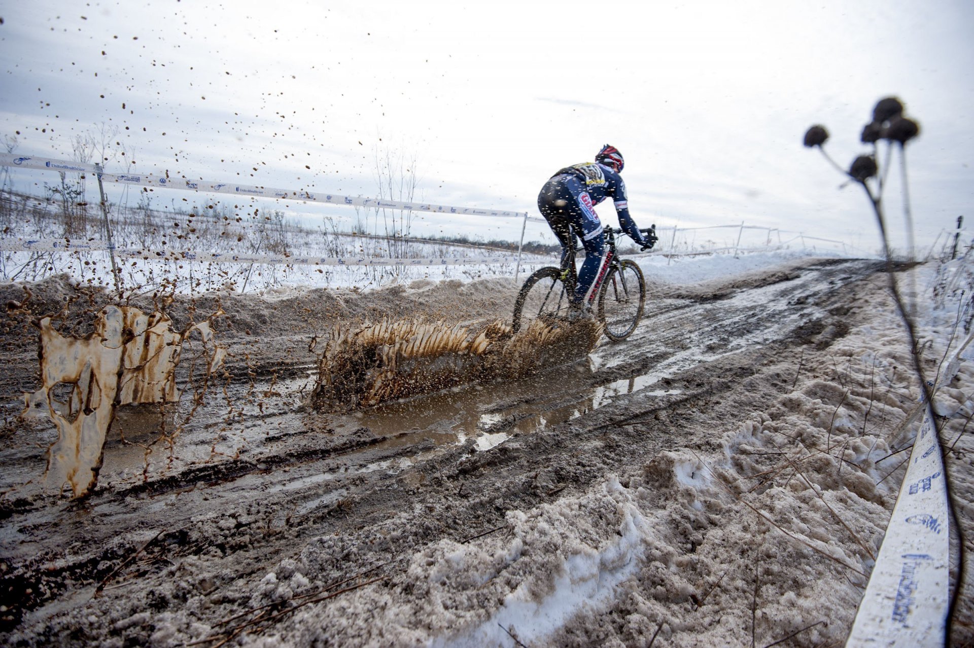 bicycle sport cyclocross man running winter snow race road mood