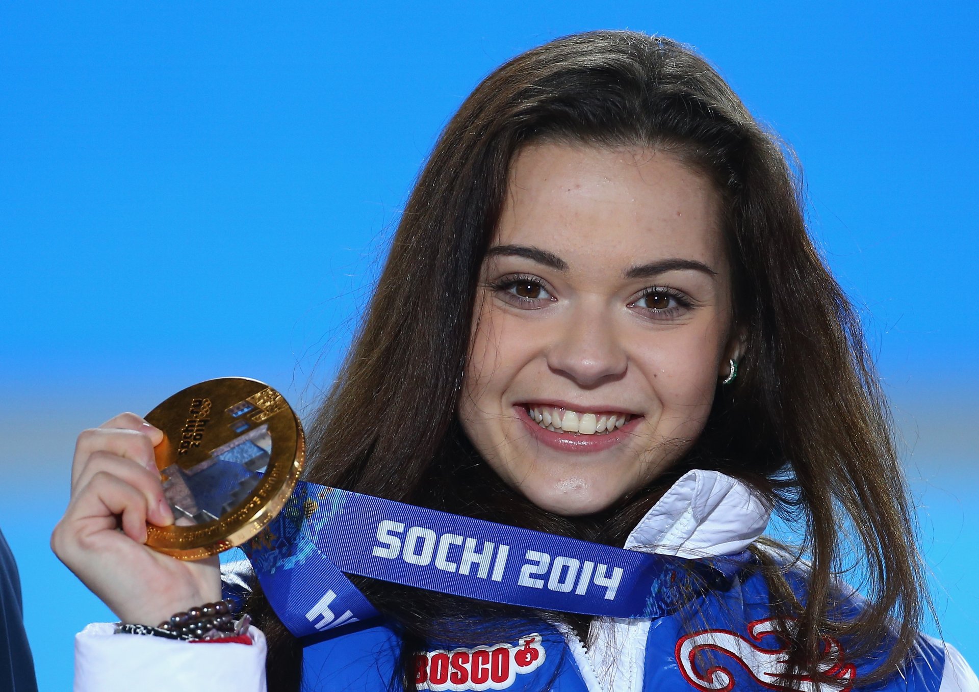 adelina sotnikova eiskunstlauf eiskunstläuferin sotschi 2014 sotschi 2014 olympische winterspiele olympisch meister medaille gold gold lächeln xxii olympische winterspiele sotschi 2014 russland