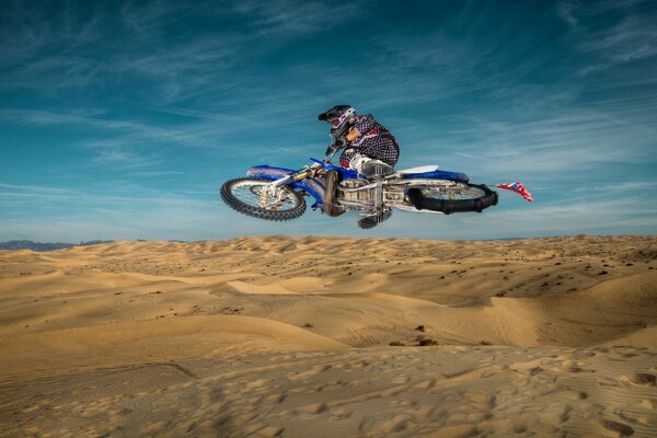 Salto deportivo en moto