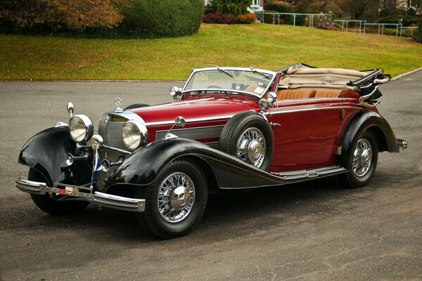 Mercedes 1937 convertible rojo