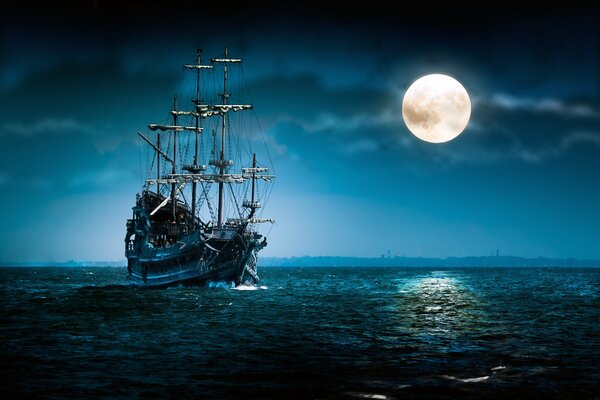 Bateau pirate rencontre la nuit dans la mer