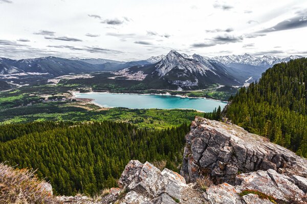 Montagne lago estate nuvole Canada