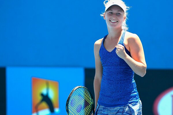 Теннисистка Дарья Гаврилова улыбается