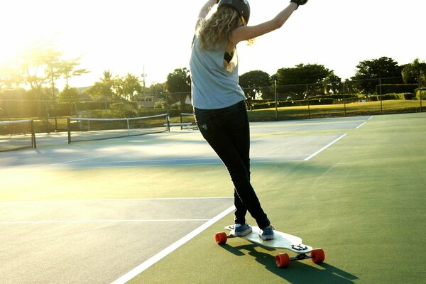 Chica deporte skate Board