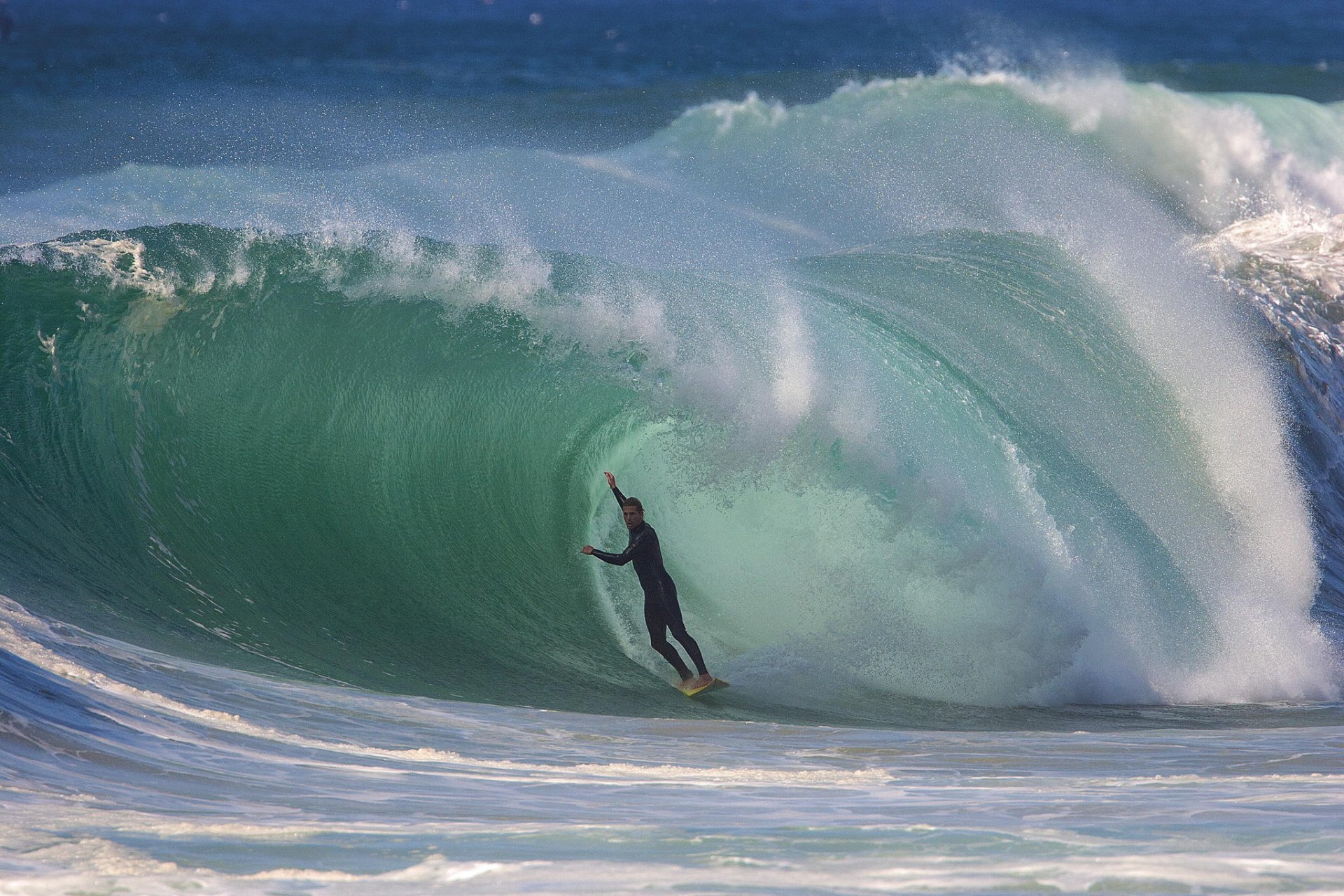 urfing sports surfer wave tunnel ocean