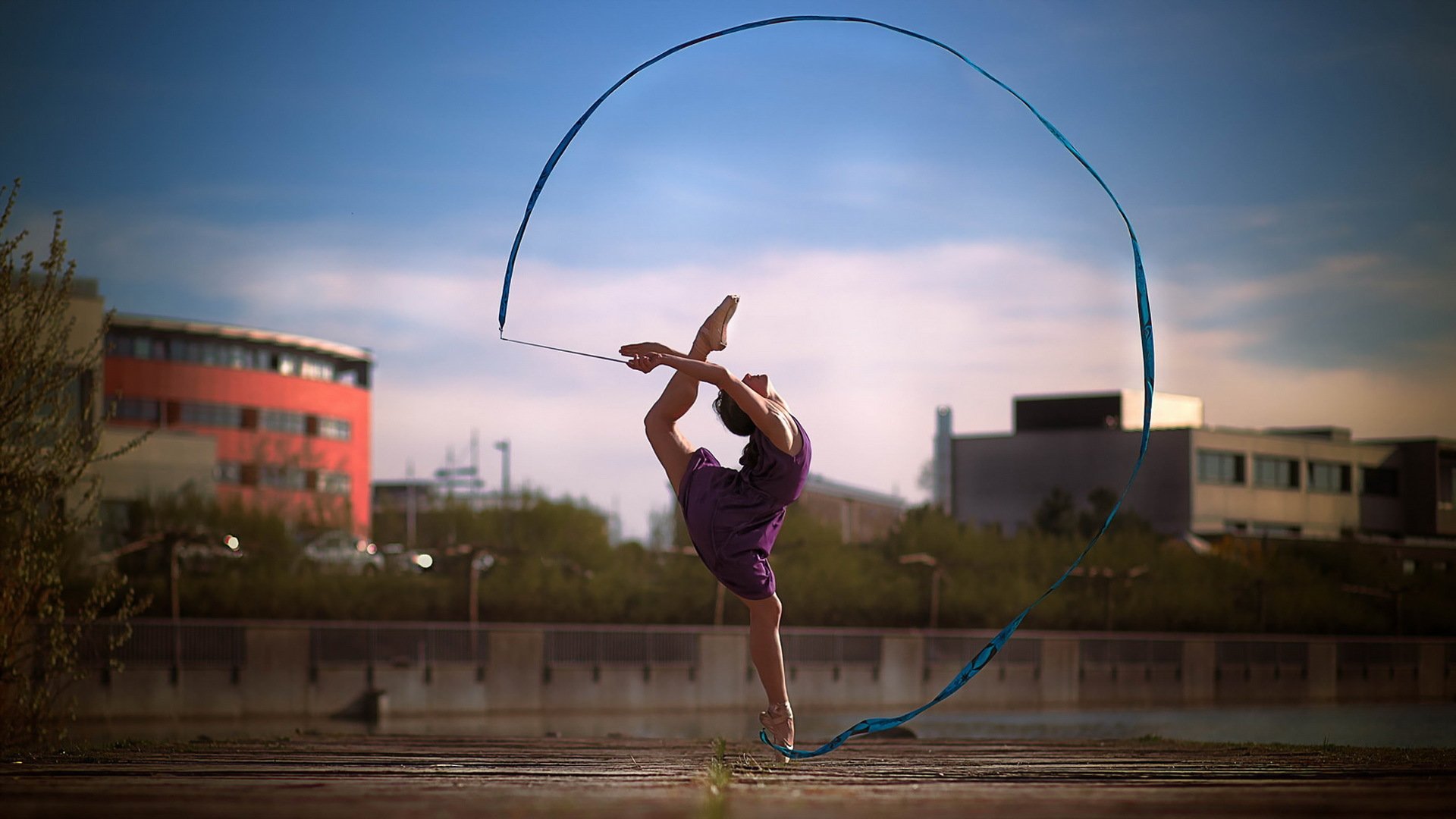 chica cinta gimnasia