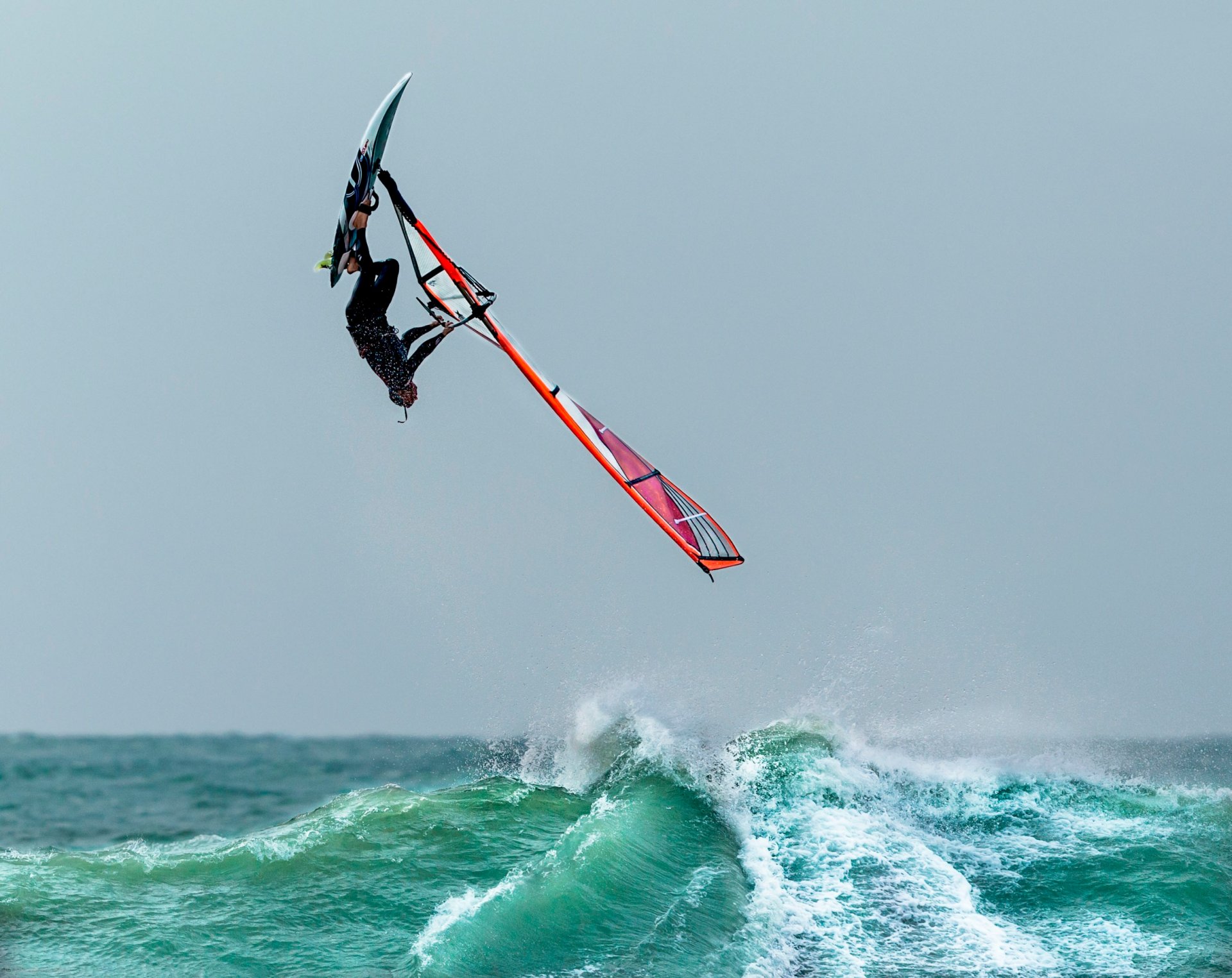 windsurf salto olas