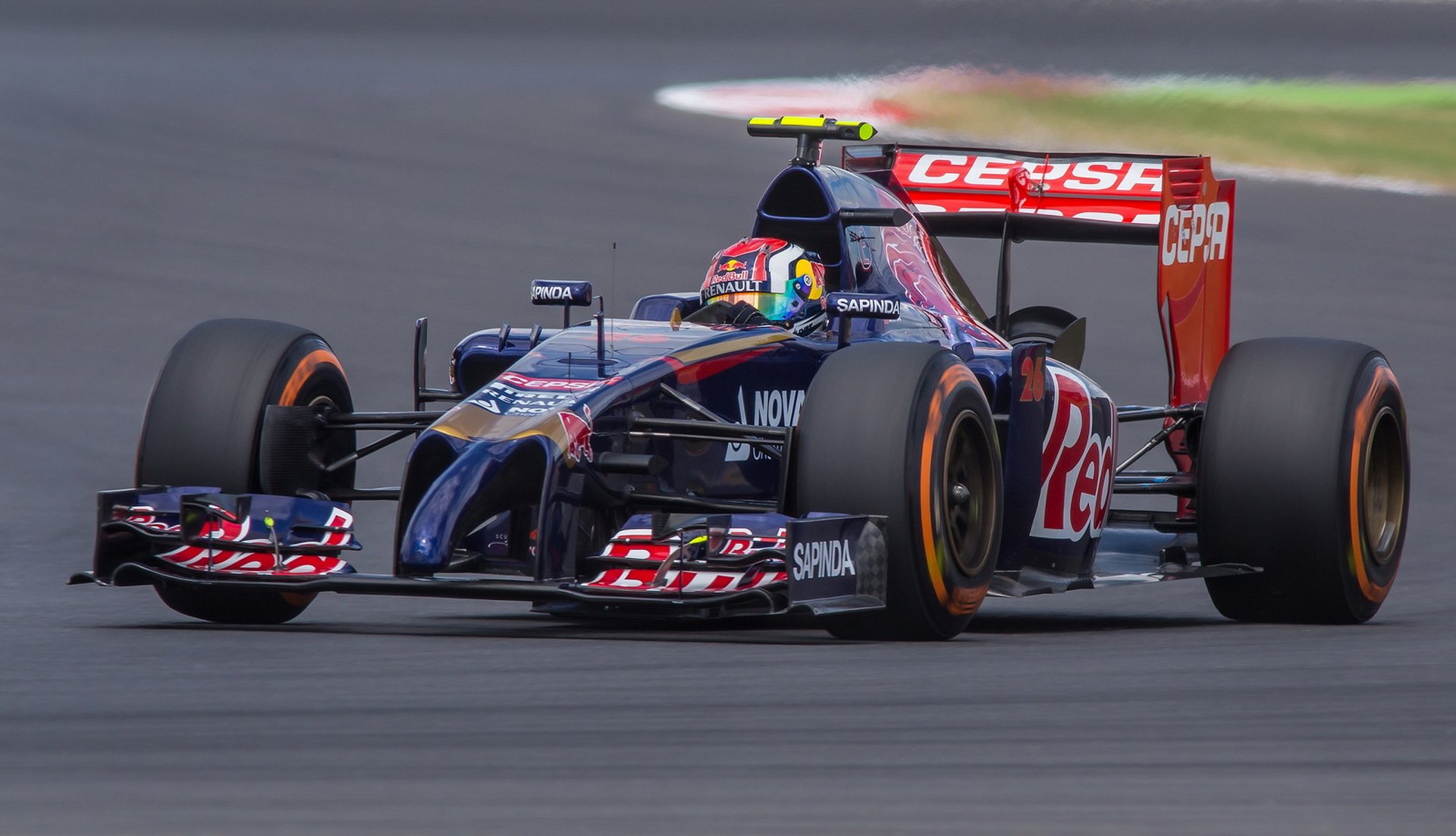 kvyat toro rosso-reno f1