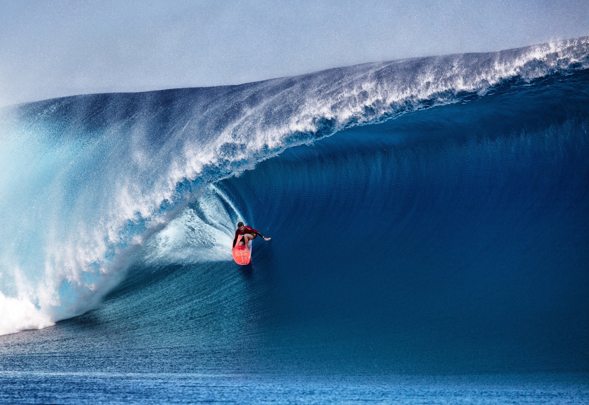 practicar surf surfng deporte onda surfista