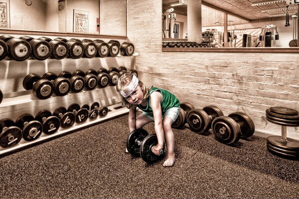 Little girl in the gym