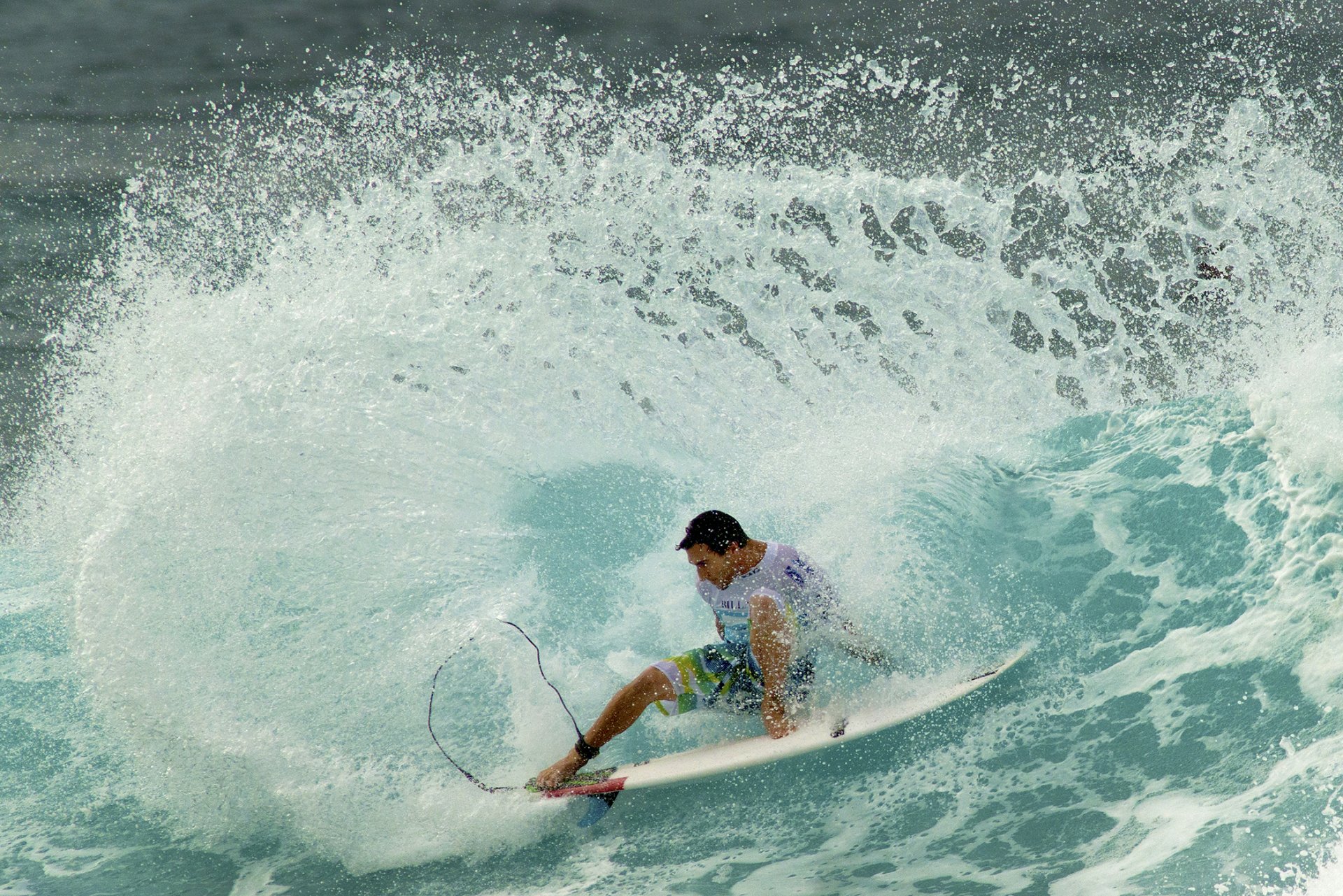 joel parkinson bonzai billabong pipe maestri north shore oahu hawaii