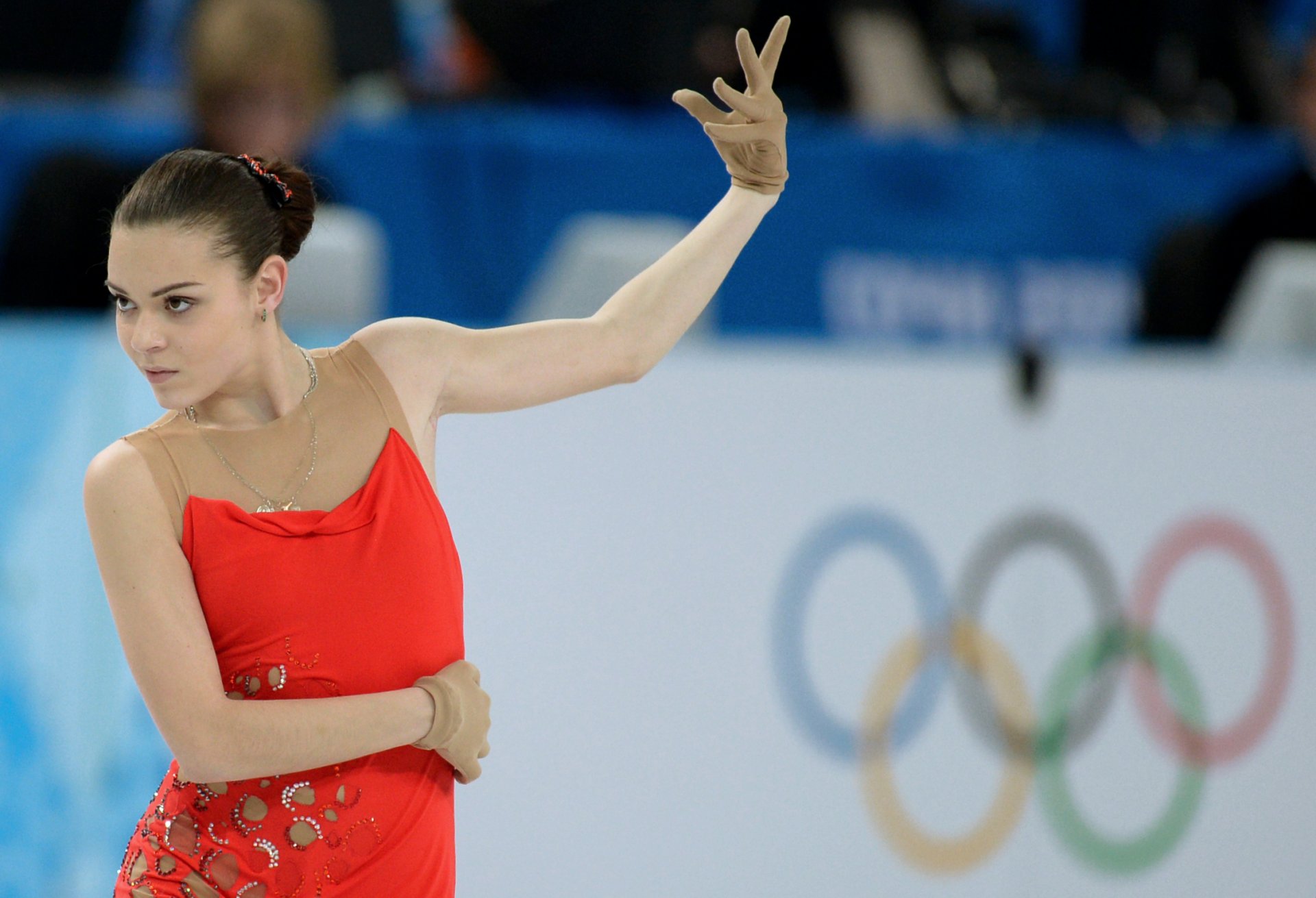 adelina sotnikova łyżwiarstwo figurowe łyżwiarka figurowa soczi 2014 zimowe igrzyska olimpijskie soczi 2014 mistrzyni xxii zimowe igrzyska olimpijskie soczi 2014 rosja wygląd wdzięk