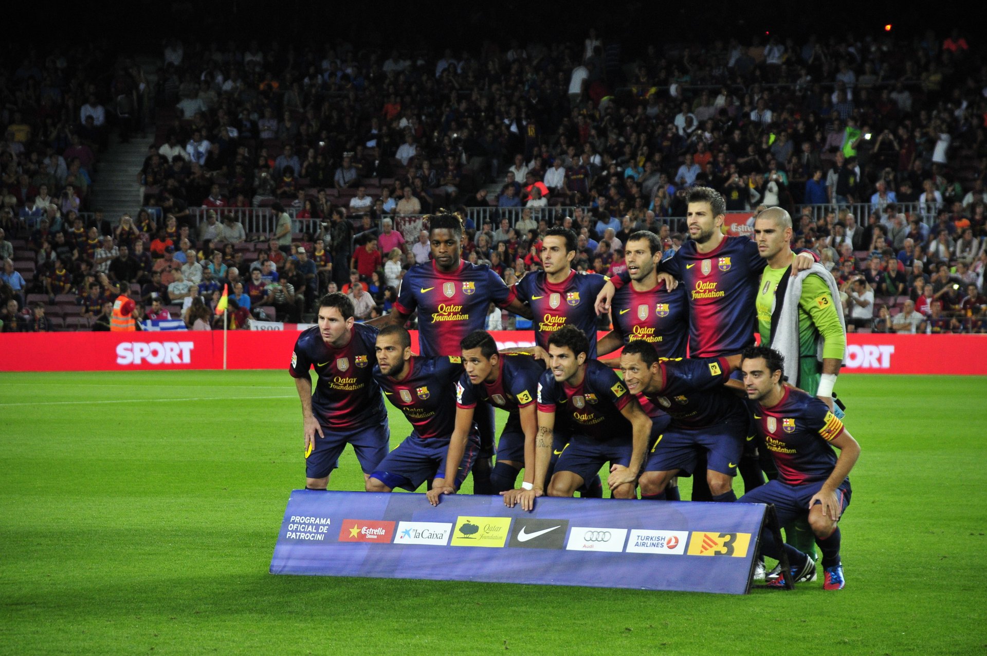 barcelona alineación camp nou fútbol messi sánchez fábregas mascherano piqué pedro andriano xavi valdés alves song equipo