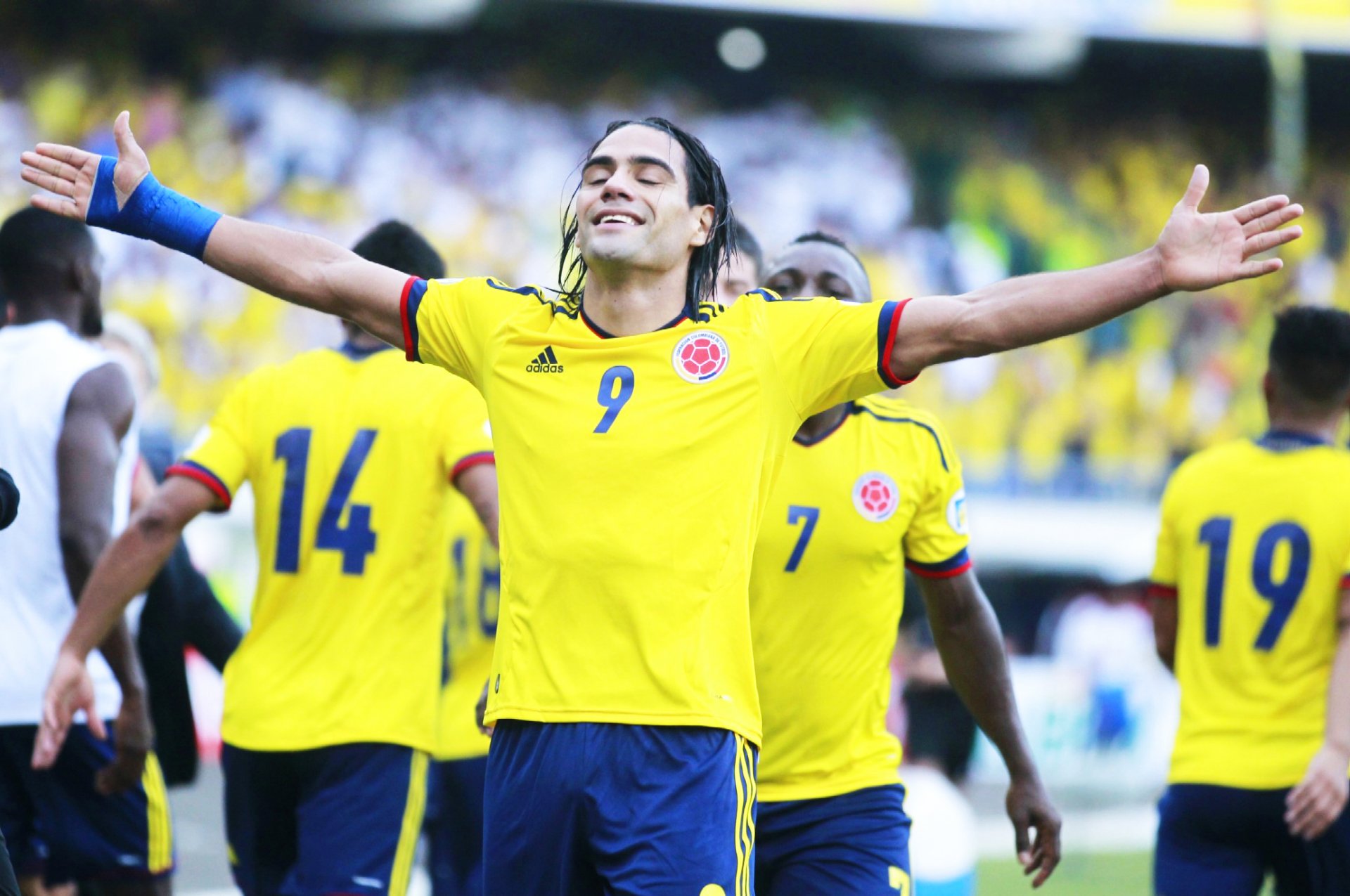 radamel falcao garcía colombia paraguay mundial 2014 fútbol gol fifa copa del mundo clasificación futbolista doblete gol felicidad