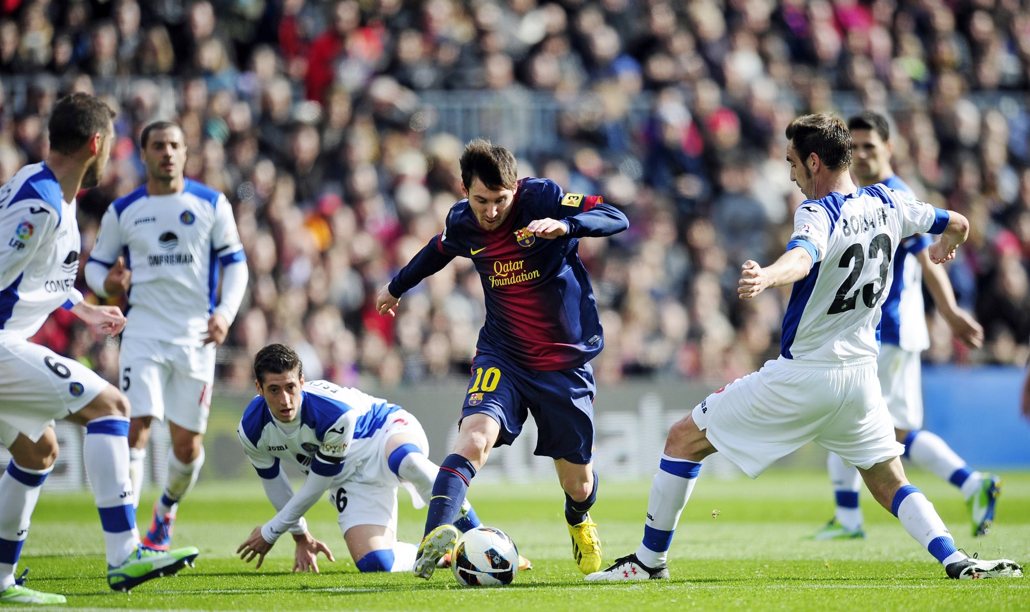 lionel messi leo leo fc barcelona barcelona camp nou piłka drybling hiszpania sport piłka nożna