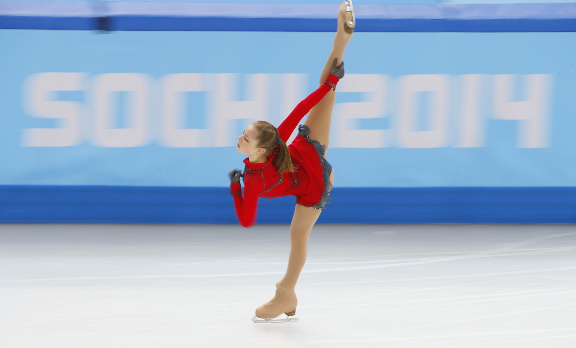 julia lipnitskaya lipnitskaya patineuse artistique sotchi 2014 sotchi 2014 jeux olympiques d hiver xxii jeux olympiques d hiver sotchi 2014 patinage artistique russie élégance spirale kerrigan