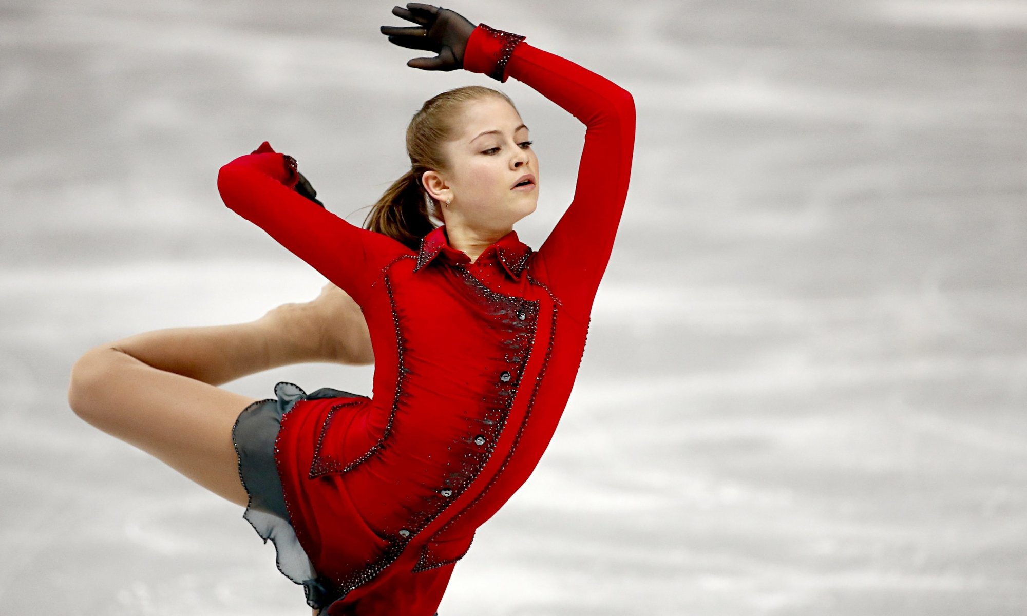 julia lipnitskaya lipnitskaya patinage artistique patineuse artistique sotchi 2014 sotchi 2014 jeux olympiques d hiver xxii jeux olympiques d hiver sotchi 2014 russie look élégance championne jambe