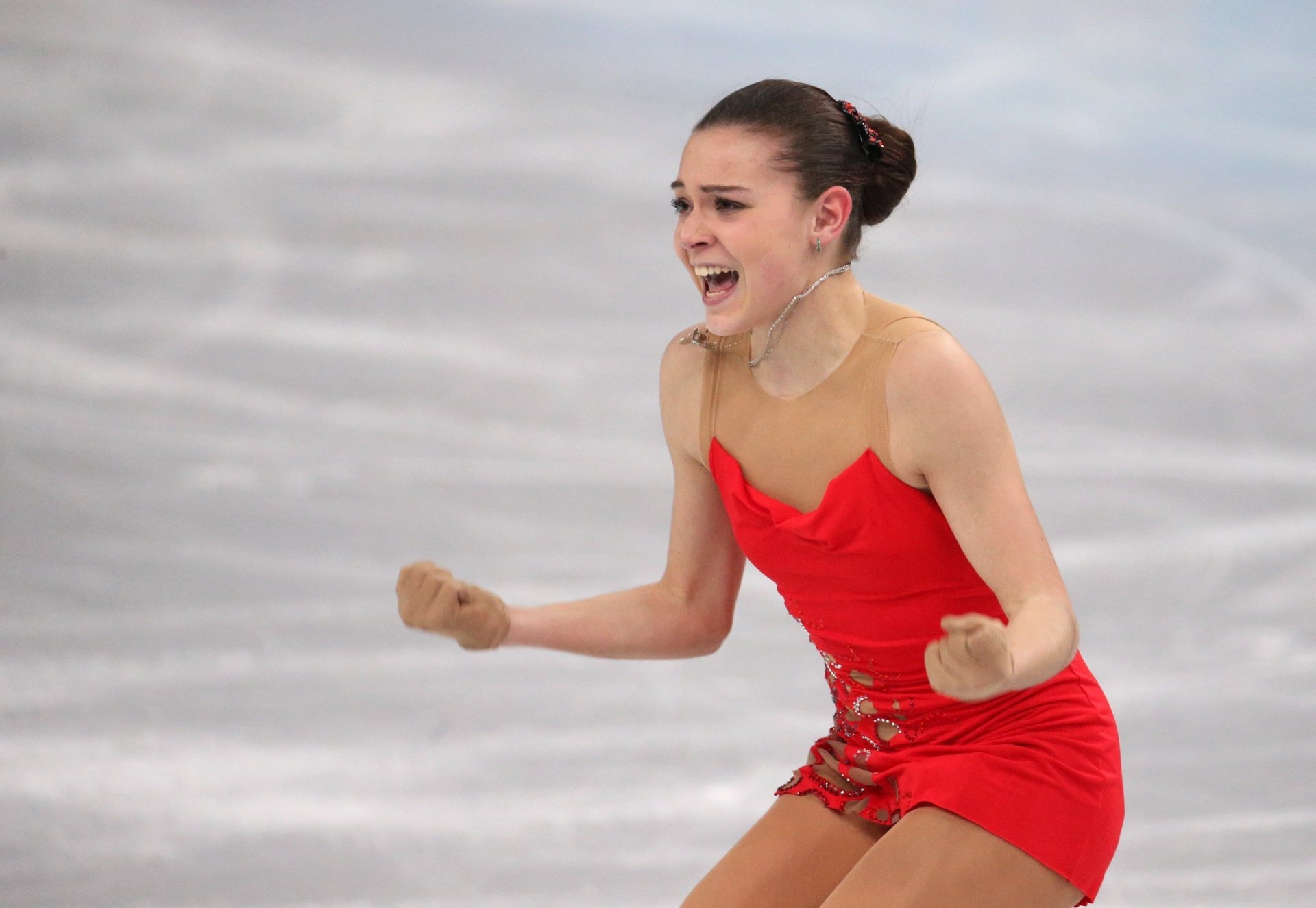 adelina sotnikova mistrzyni olimpijska zwycięstwo łyżwiarstwo figurowe łyżwiarka figurowa soczi 2014 xxii zimowe igrzyska olimpijskie rosja soczi 2014