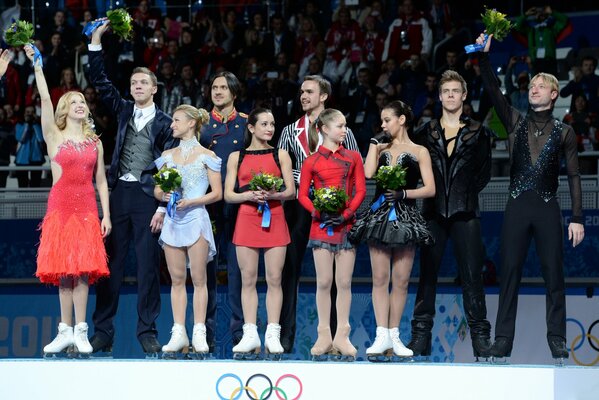 Patineurs russes sur le podium