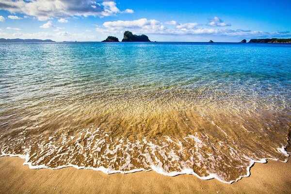 Mer turquoise et sable