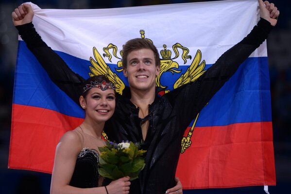 Elena Ilynykh, Nikita Katsalapov beim Eiskunstlauf in Sotschi