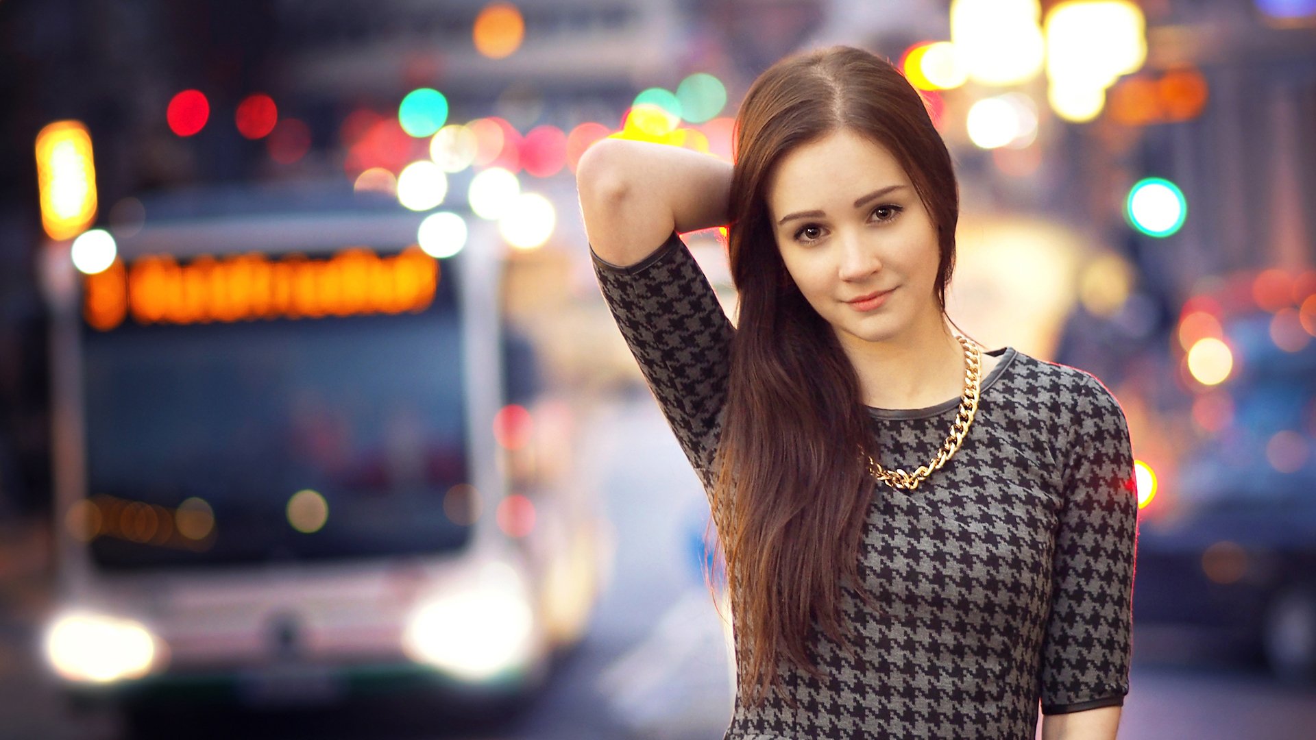 louise fille cheveux cheveux regard yeux jolie