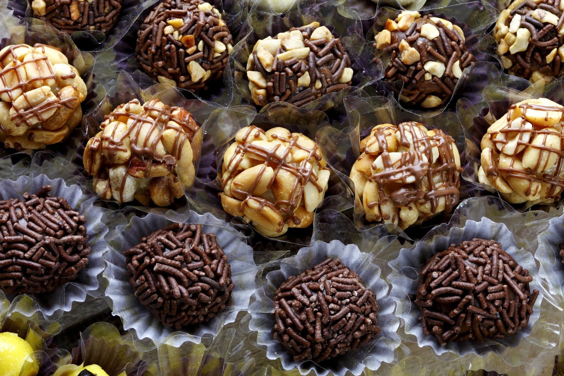 cioccolato con noci caramelle dolci