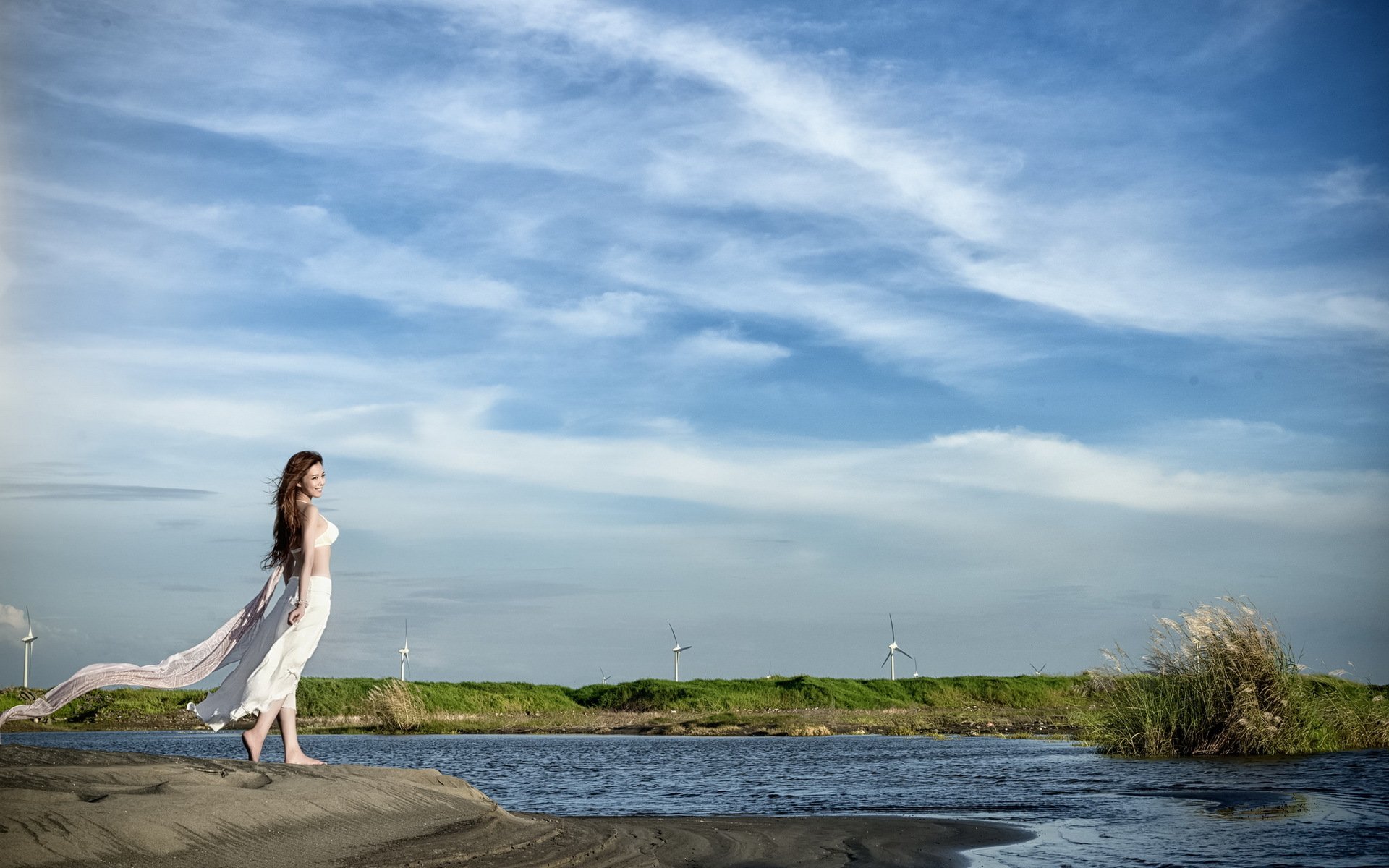 ragazza asiatica estate mare