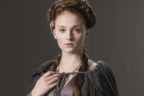 Sophie Turner nel ruolo di Sansa Stark nella serie tv Game of Thrones