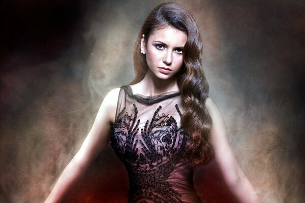 La fille de vampire Diaries. Brun