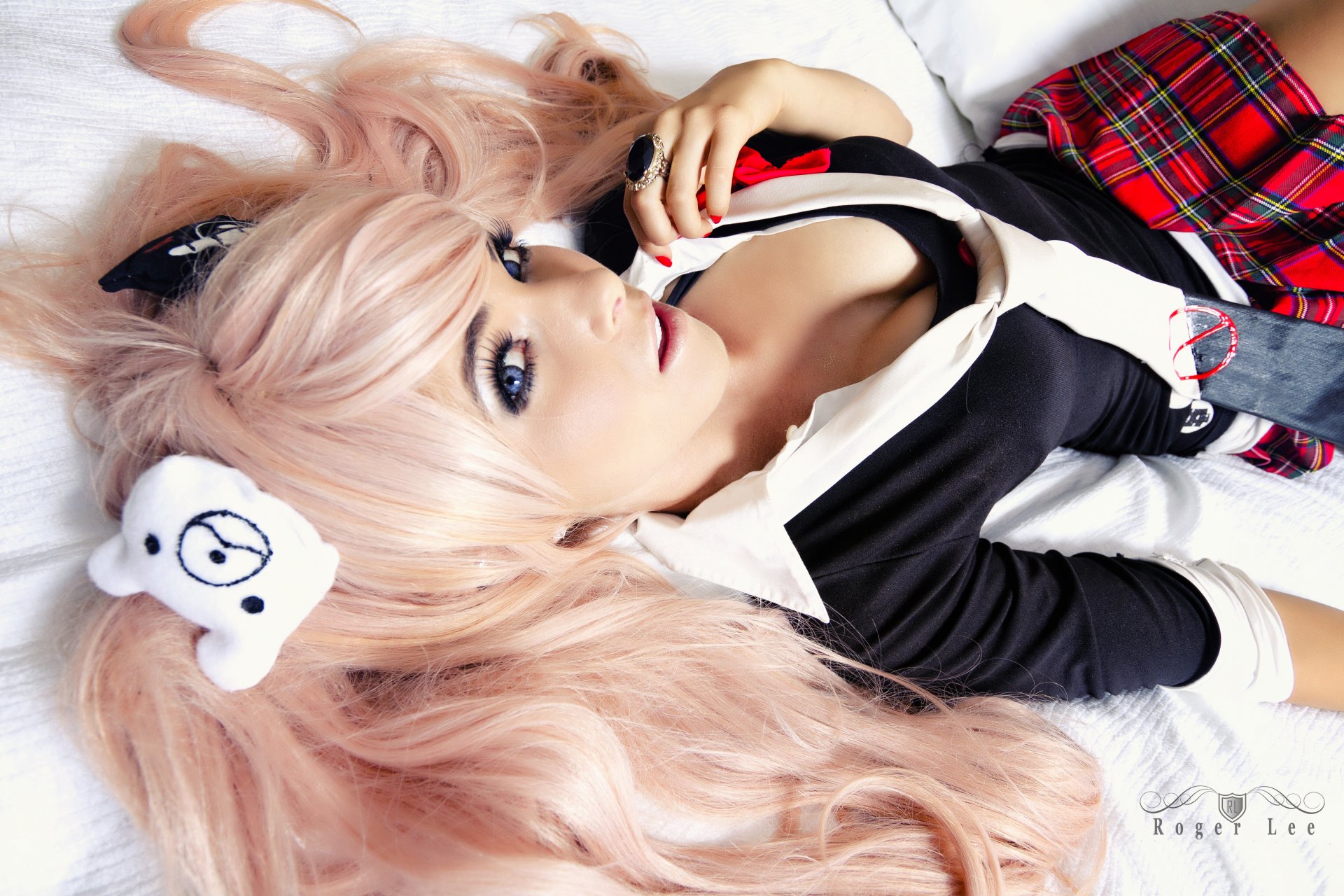 junko enoshima danganronpa chica cosplay mentiras mirada decoración uniforme